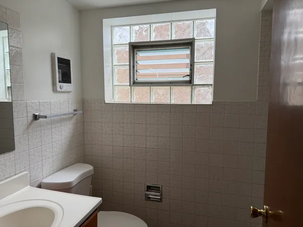 $950 | 7226 West 63rd Place, Unit 1, Summit, IL 60501