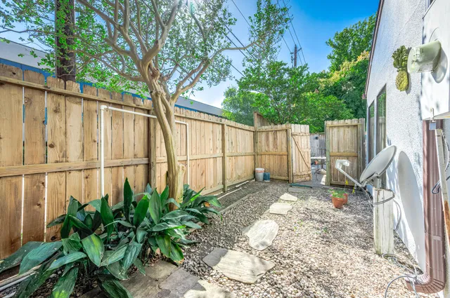 $2,299 | 4507 Medinah Place, Bellaire, TX 77401