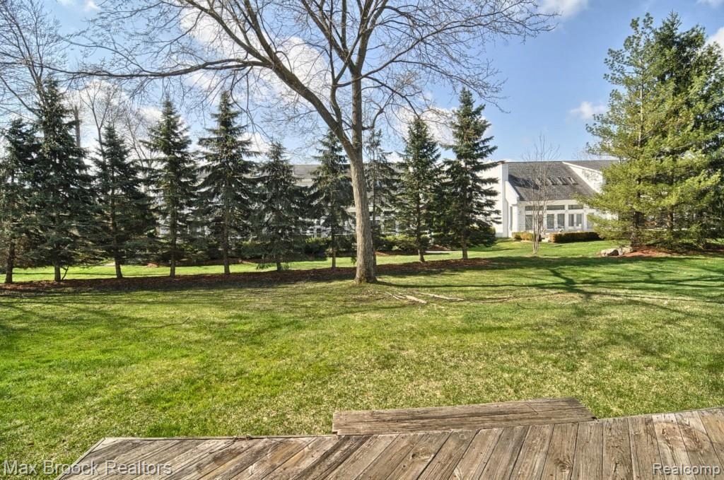 1635 Mark Hopkins Road Bloomfield Hills, MI 48302 - Photo 31 of 32 Backyard.jpg