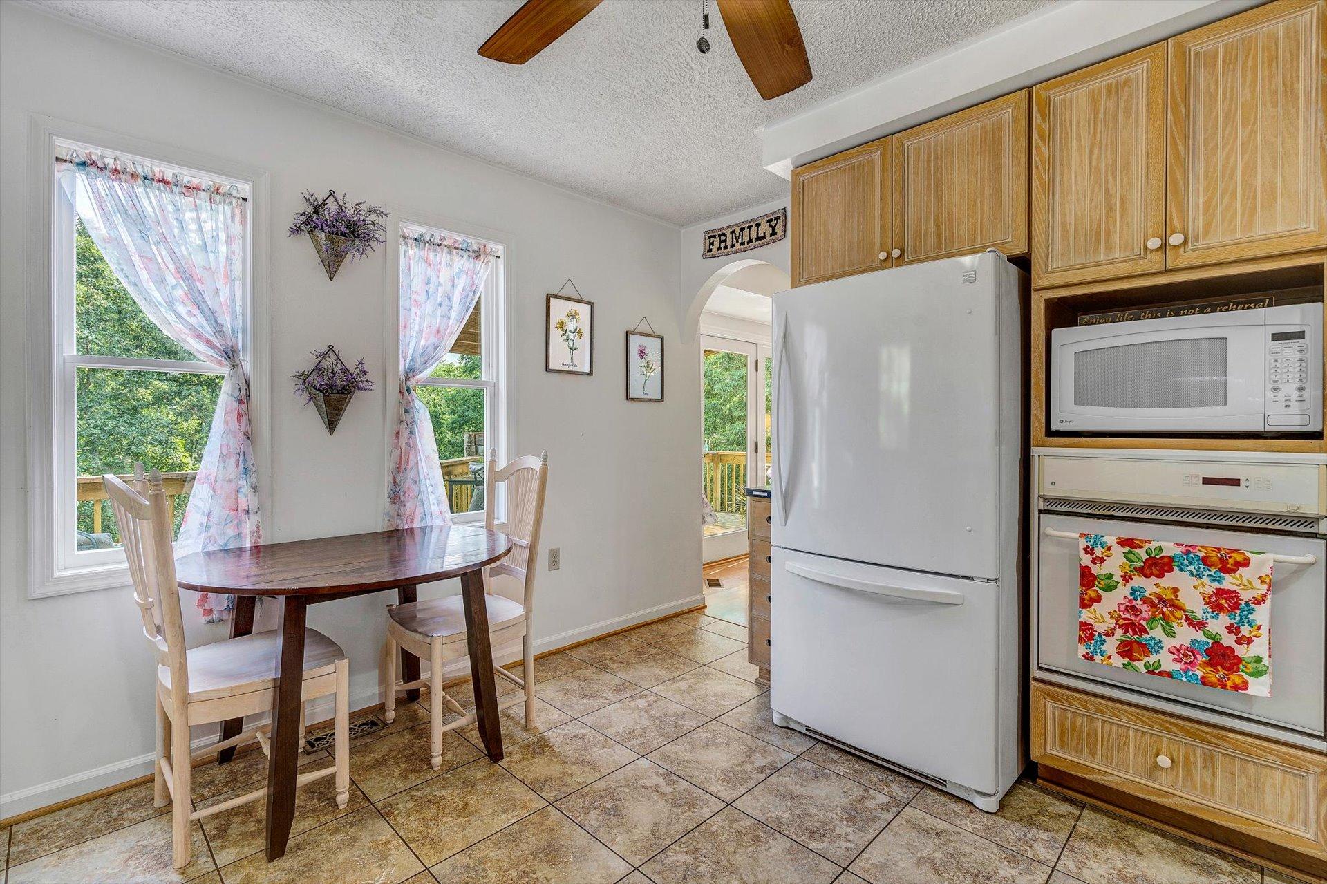 3272 Absalom Smith Road Salem, VA 24153 - Photo 11 of 34 11-080220210108