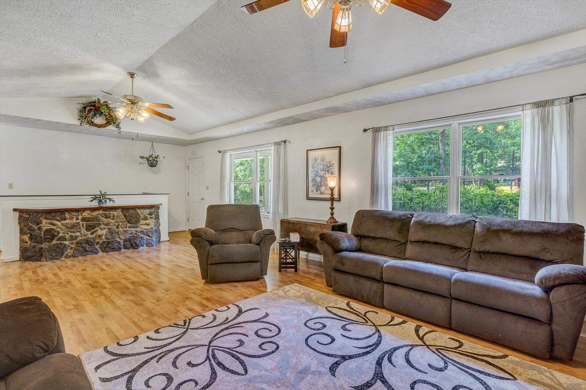 3272 Absalom Smith Road Salem, VA 24153 - Photo 6 of 34 06-080220210103