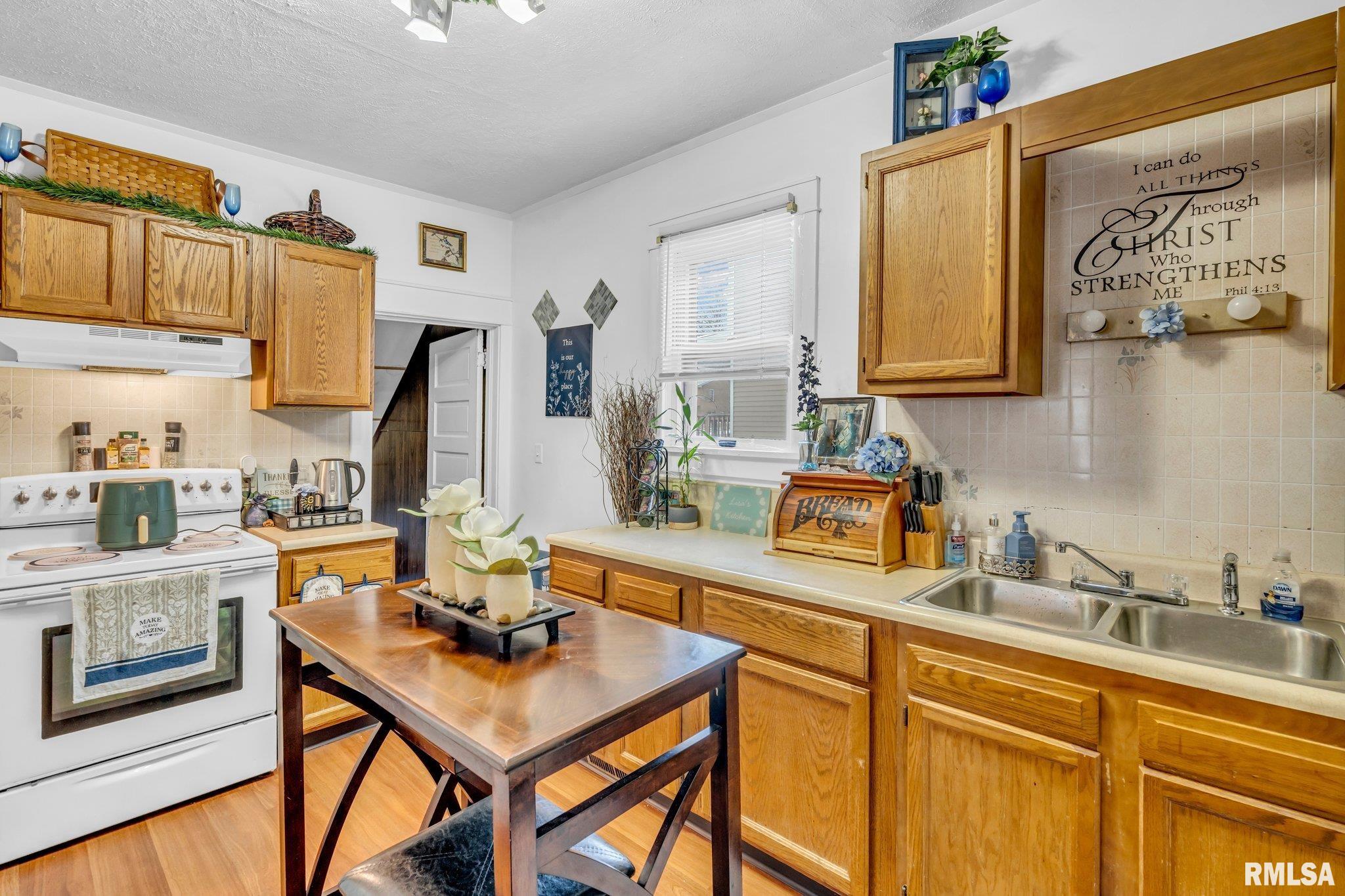 902 44th Street Rock Island, IL 61201 - Photo 12 of 23