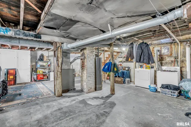 $100,000 | 902 44th Street, Rock Island, IL 61201