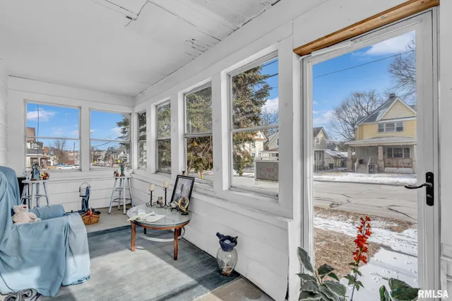 $100,000 | 902 44th Street, Rock Island, IL 61201