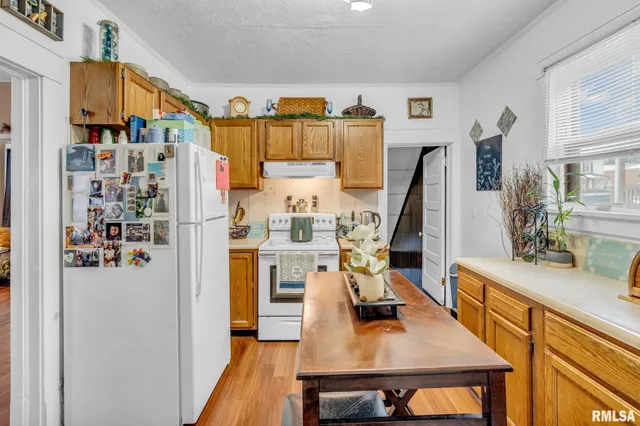 $100,000 | 902 44th Street, Rock Island, IL 61201