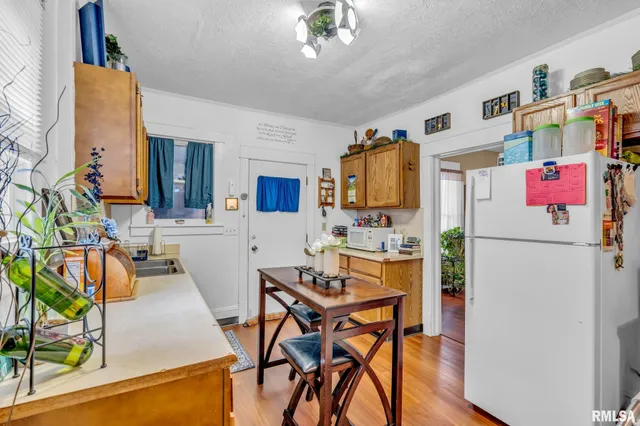 $100,000 | 902 44th Street, Rock Island, IL 61201