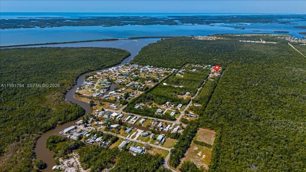 a view of an outdoor space
