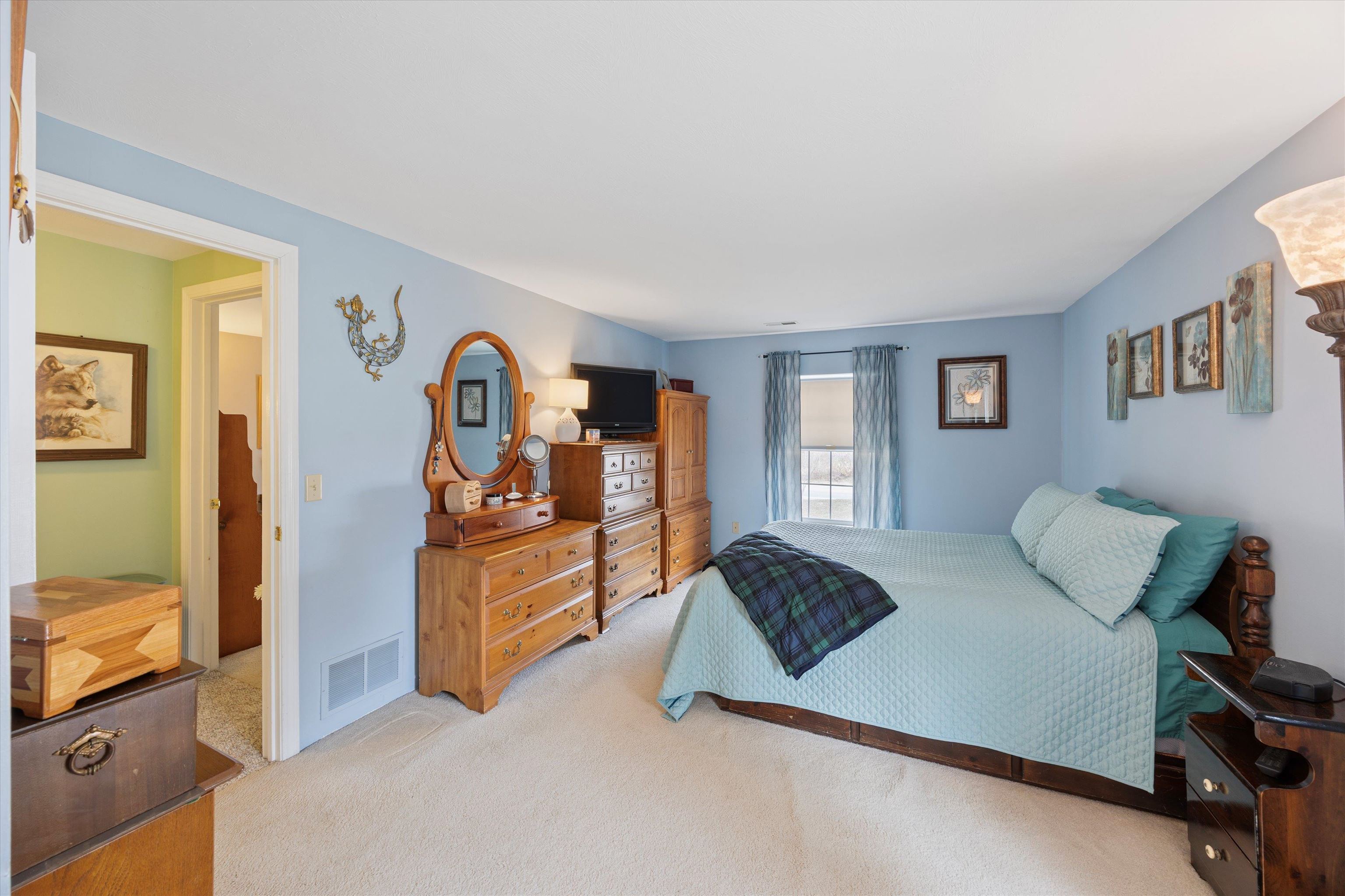 491 Mammoth Road, Unit 26 Londonderry, NH 03053 - Photo 17 of 33