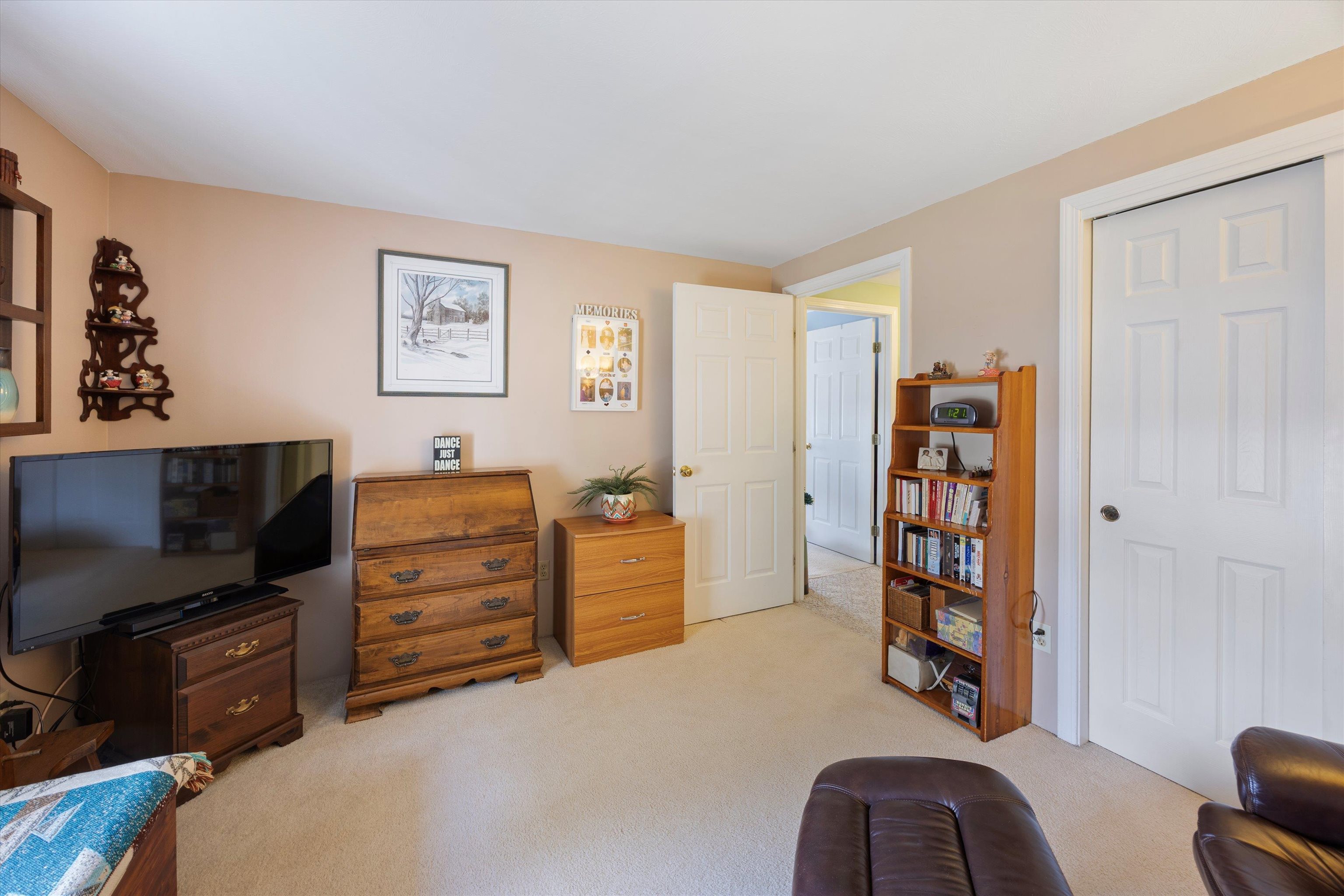 491 Mammoth Road, Unit 26 Londonderry, NH 03053 - Photo 25 of 33
