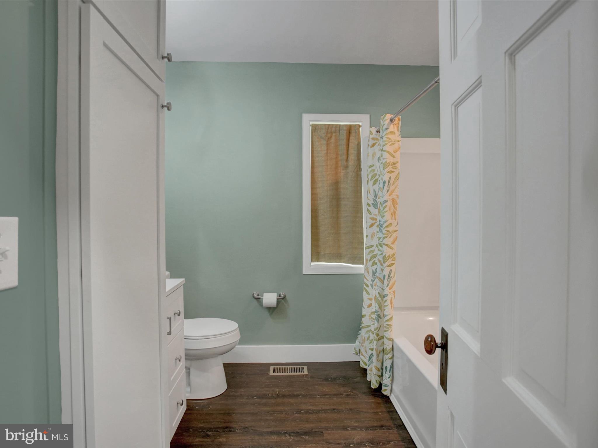 3043 Emmitsburg Road Gettysburg, PA 17325 - Photo 29 of 48 a bathroom with a toilet and a shower