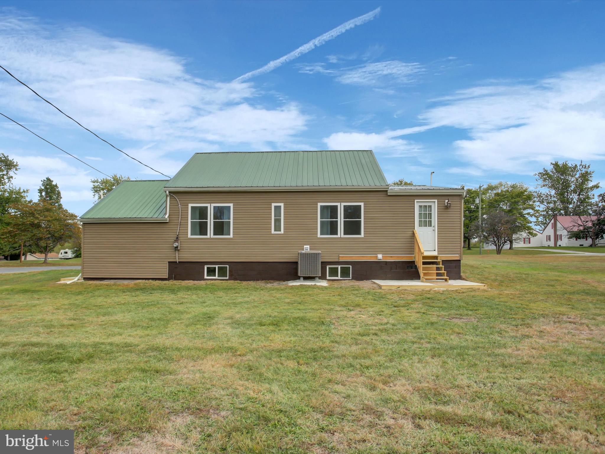 3043 Emmitsburg Road Gettysburg, PA 17325 - Photo 3 of 48 a house that has a big yard
