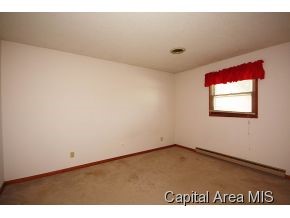 817 West Washington Street Athens, IL 62613 - Photo 13 of 18 Gallery Image 13