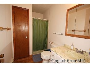 817 West Washington Street Athens, IL 62613 - Photo 17 of 18 Gallery Image 17