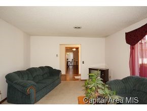 817 West Washington Street Athens, IL 62613 - Photo 6 of 18 Gallery Image 6