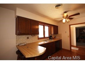 817 West Washington Street Athens, IL 62613 - Photo 7 of 18 Gallery Image 7