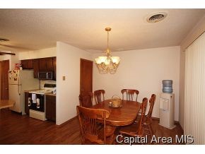 817 West Washington Street Athens, IL 62613 - Photo 9 of 18 Gallery Image 9