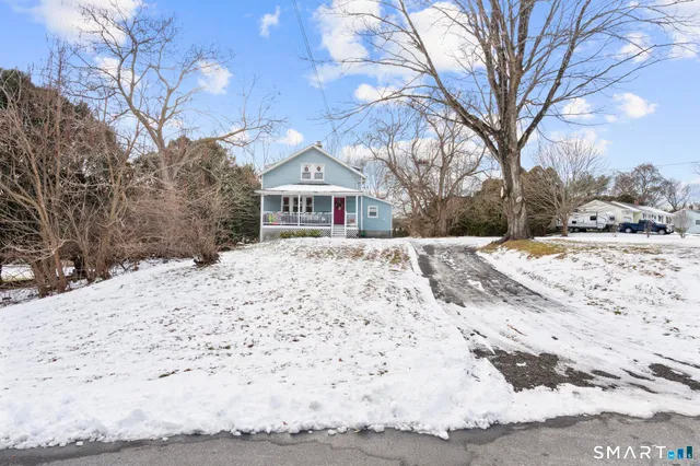 $329,990 | 14 Dalewood Drive, Norwich, CT 06360