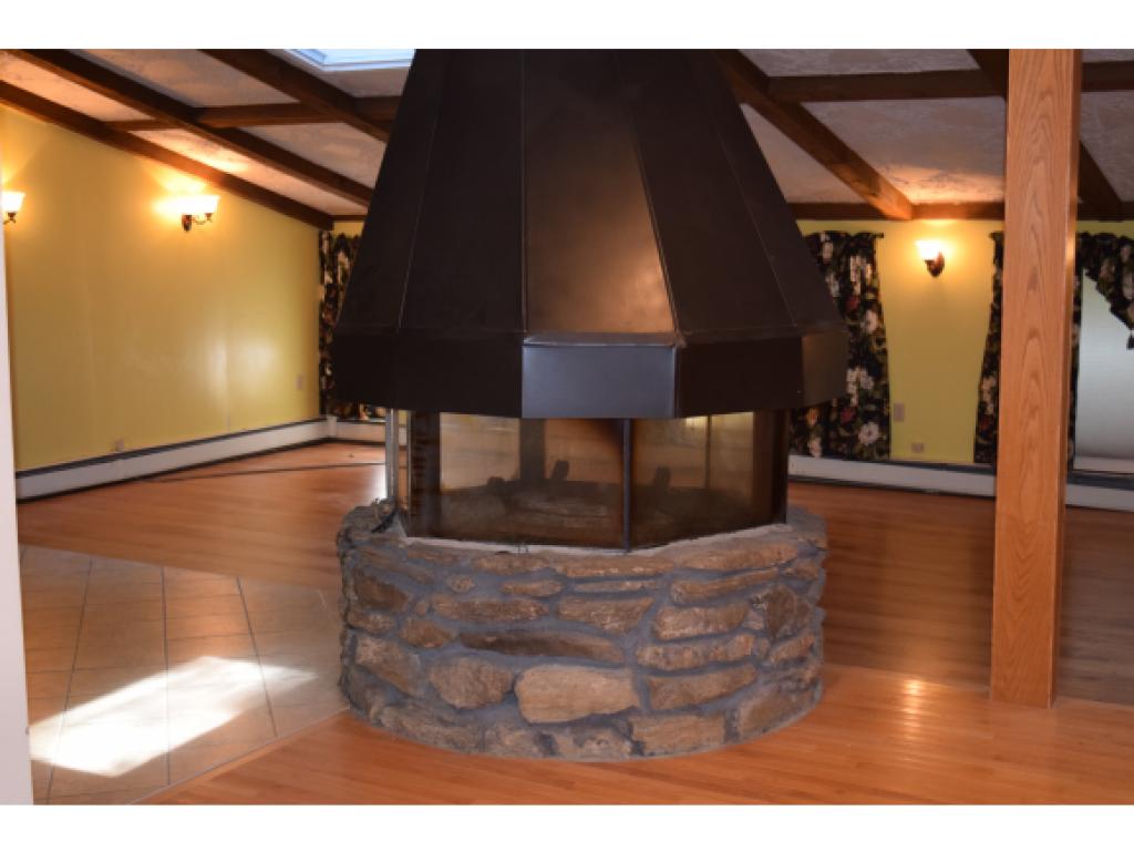 18 Castle Hill Road Pelham, NH 03076 - Photo 4 of 9