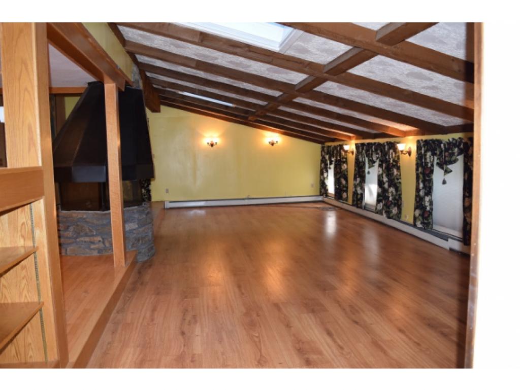 18 Castle Hill Road Pelham, NH 03076 - Photo 7 of 9