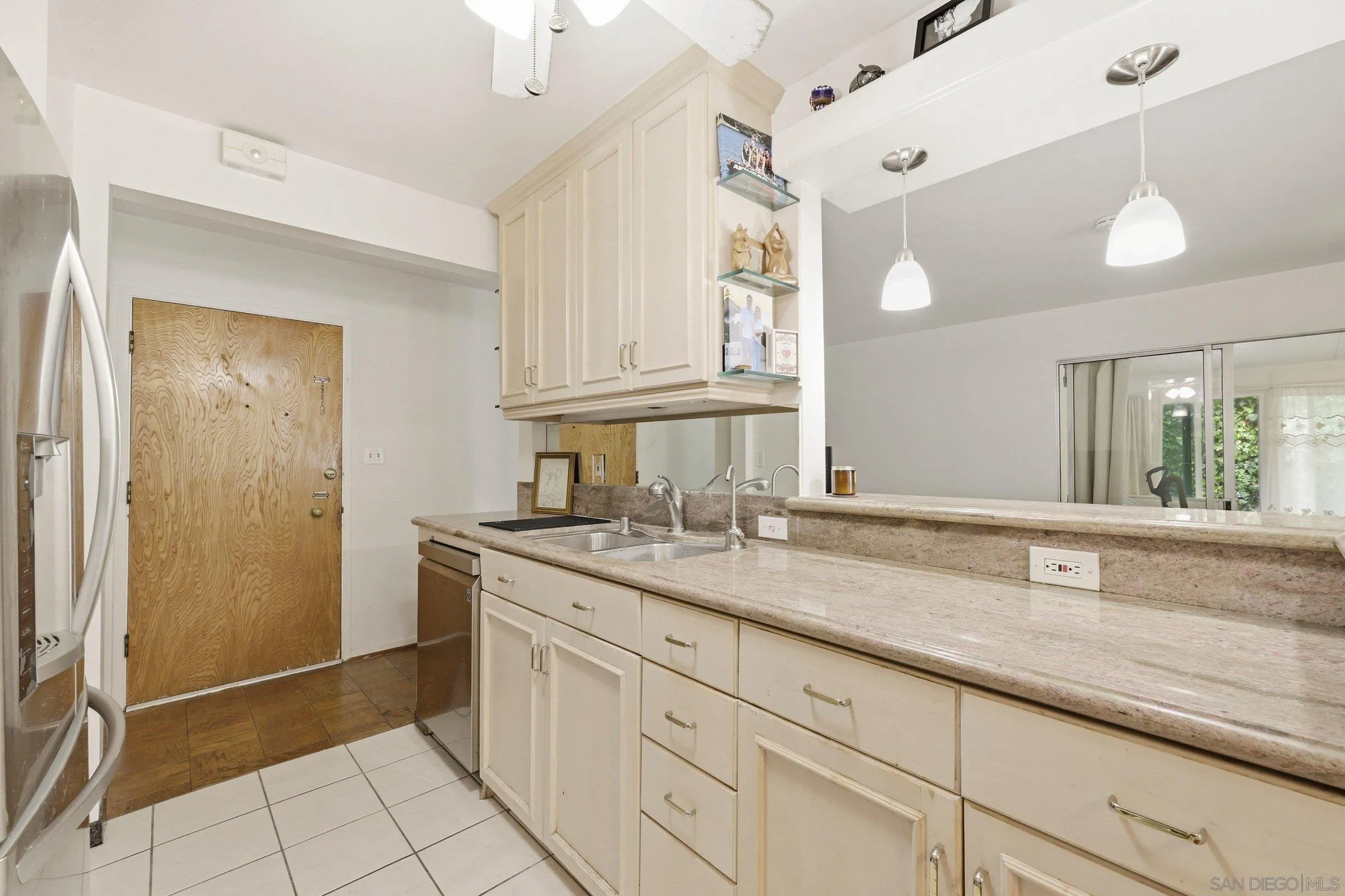 2364 Torrey Pines Road, Unit 38 La Jolla, CA 92037 - Photo 14 of 36