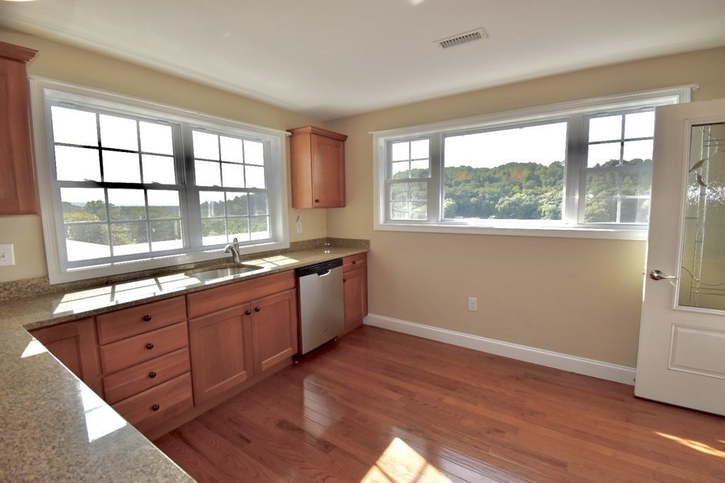 18 Eagle Nest Road, Unit 551 Clinton, MA 01510 - Photo 7 of 19 Gallery Image 7