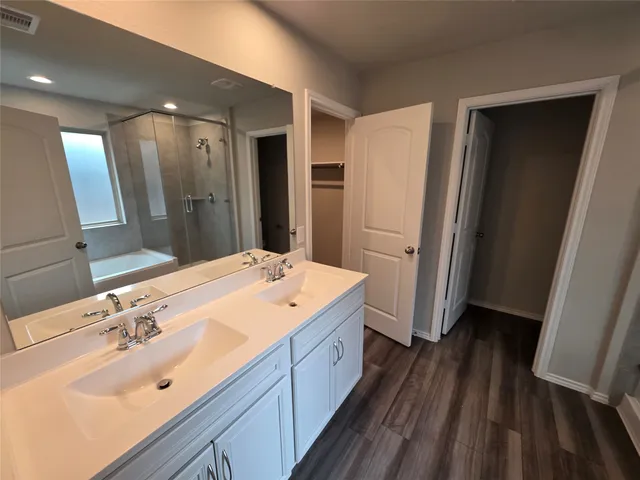 $2,400 | 9257 Inland Leather Lane, Conroe, TX 77385