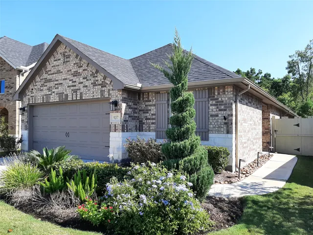 $2,300 | 9257 Inland Leather Lane, Conroe, TX 77385