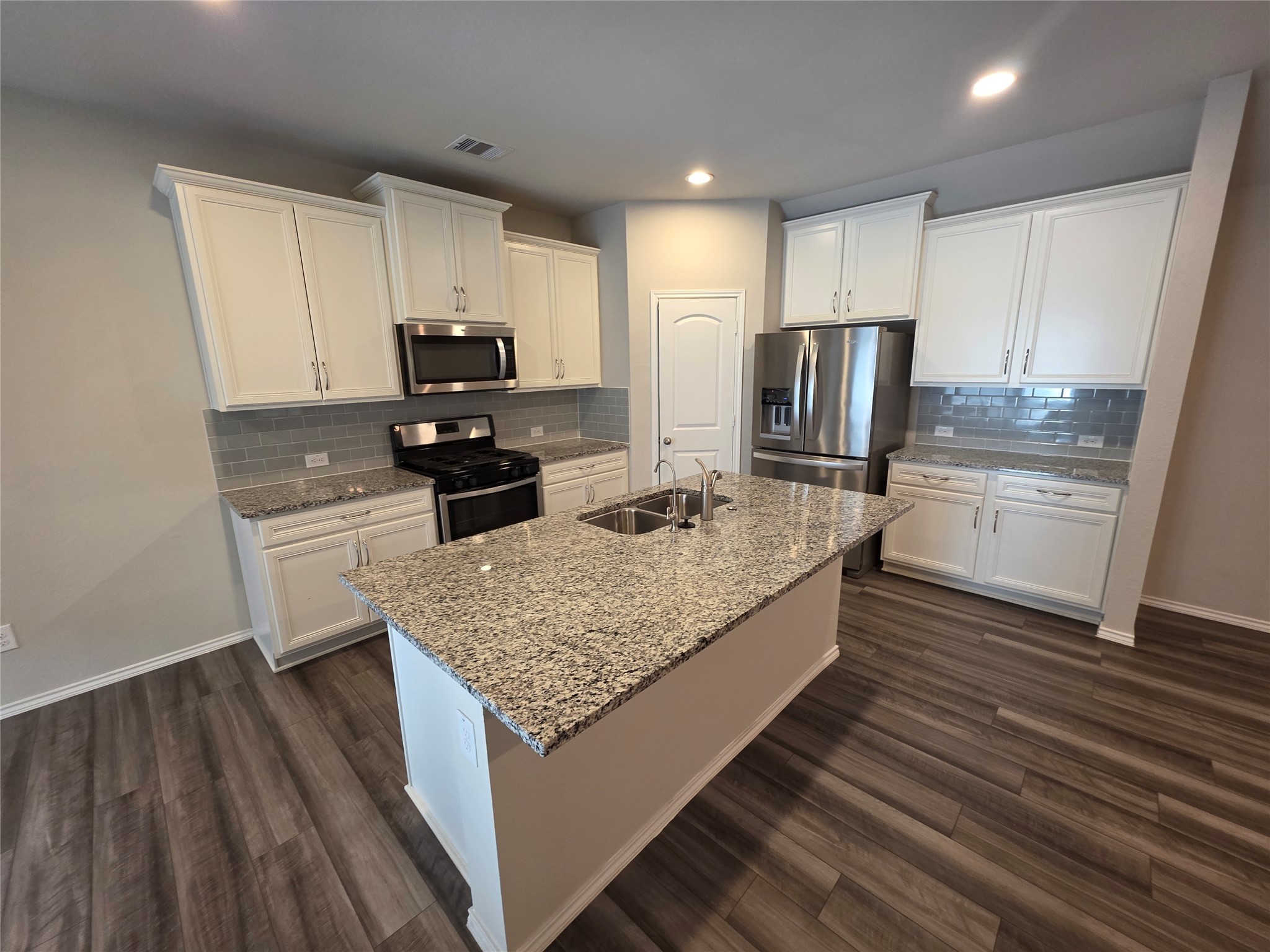 9257 Inland Leather Lane Conroe, TX 77385 - Photo 6 of 28