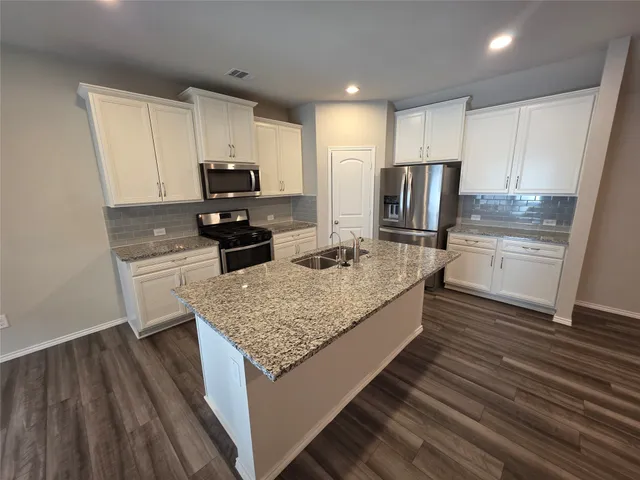 $2,300 | 9257 Inland Leather Lane, Conroe, TX 77385