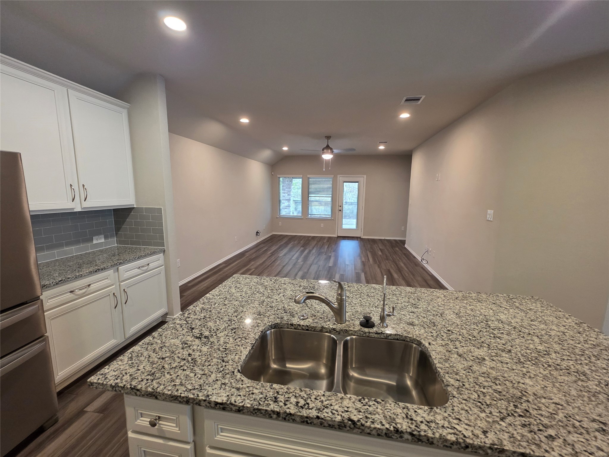 9257 Inland Leather Lane Conroe, TX 77385 - Photo 9 of 28