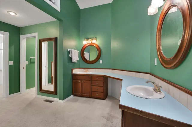 $1,200,000 | 11224 North Honeymoon Bay Road, Newman Lake, WA 99025