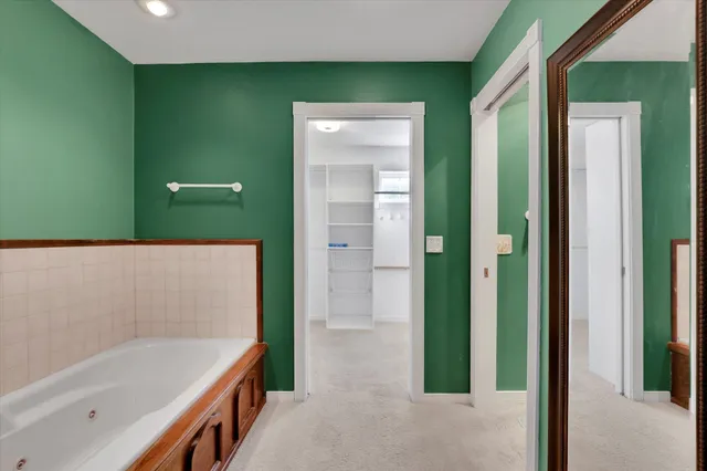 $1,200,000 | 11224 North Honeymoon Bay Road, Newman Lake, WA 99025