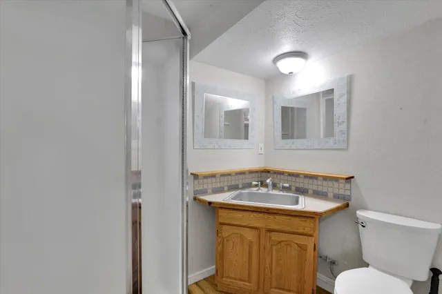 $1,200,000 | 11224 North Honeymoon Bay Road, Newman Lake, WA 99025