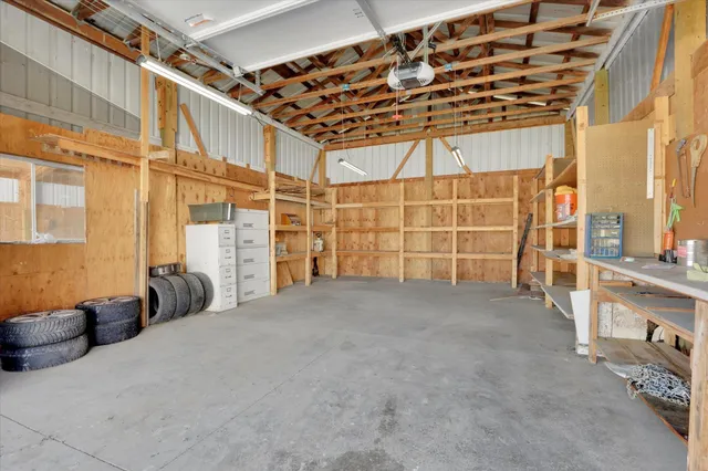 $1,200,000 | 11224 North Honeymoon Bay Road, Newman Lake, WA 99025