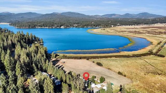 $1,200,000 | 11224 North Honeymoon Bay Road, Newman Lake, WA 99025