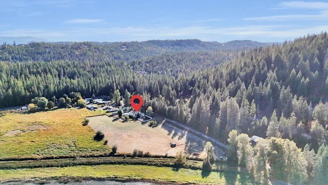 $1,200,000 | 11224 North Honeymoon Bay Road, Newman Lake, WA 99025