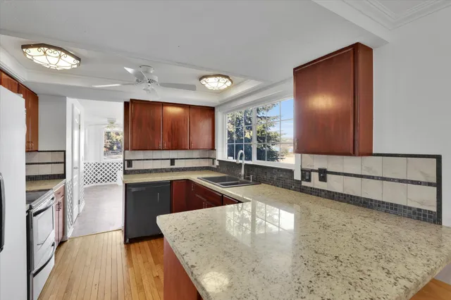 $1,200,000 | 11224 North Honeymoon Bay Road, Newman Lake, WA 99025