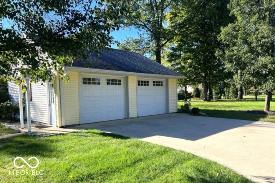 1021 Spring Hill Road Shelbyville, IN 46176 - Photo 6 of 59 Gallery Image 6