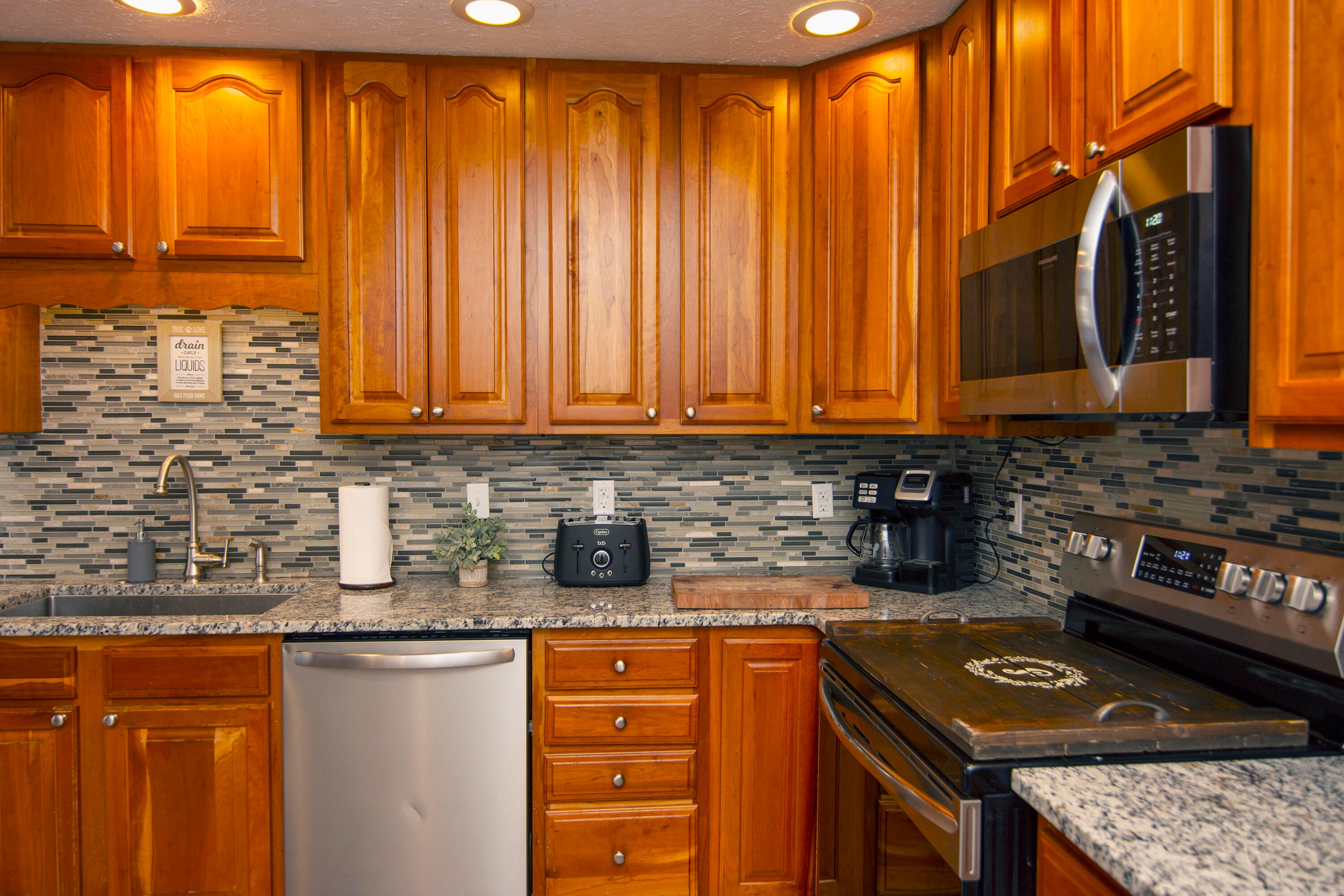 2148 Stone House Road Caldwell, WV 24925 - Photo 19 of 82 Gallery Image 19