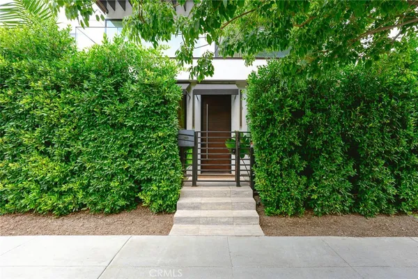 $5,500,000 | 9171 West 3rd Street, Beverly Hills, CA 90210