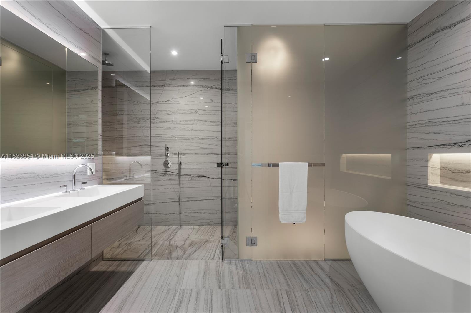 8701 Collins Avenue, Unit 604 Miami Beach, FL 33154 - Photo 15 of 33