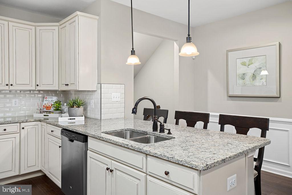 18040 Red Mulberry Road Dumfries, VA 22026 - Photo 5 of 46 KITCHEN