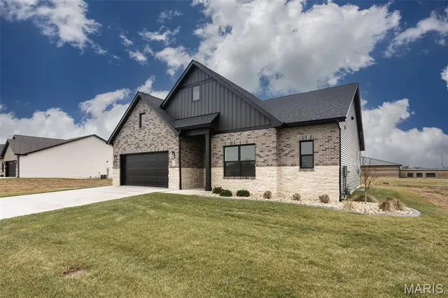 $619,000 | 837 Bushwood Way, Caseyville, IL 62232