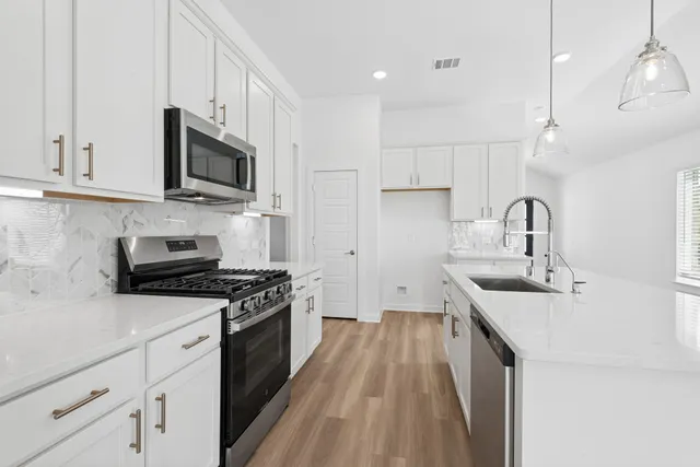 $299,990 | 3306 Elm Br Drive, Rosenberg, TX 77471