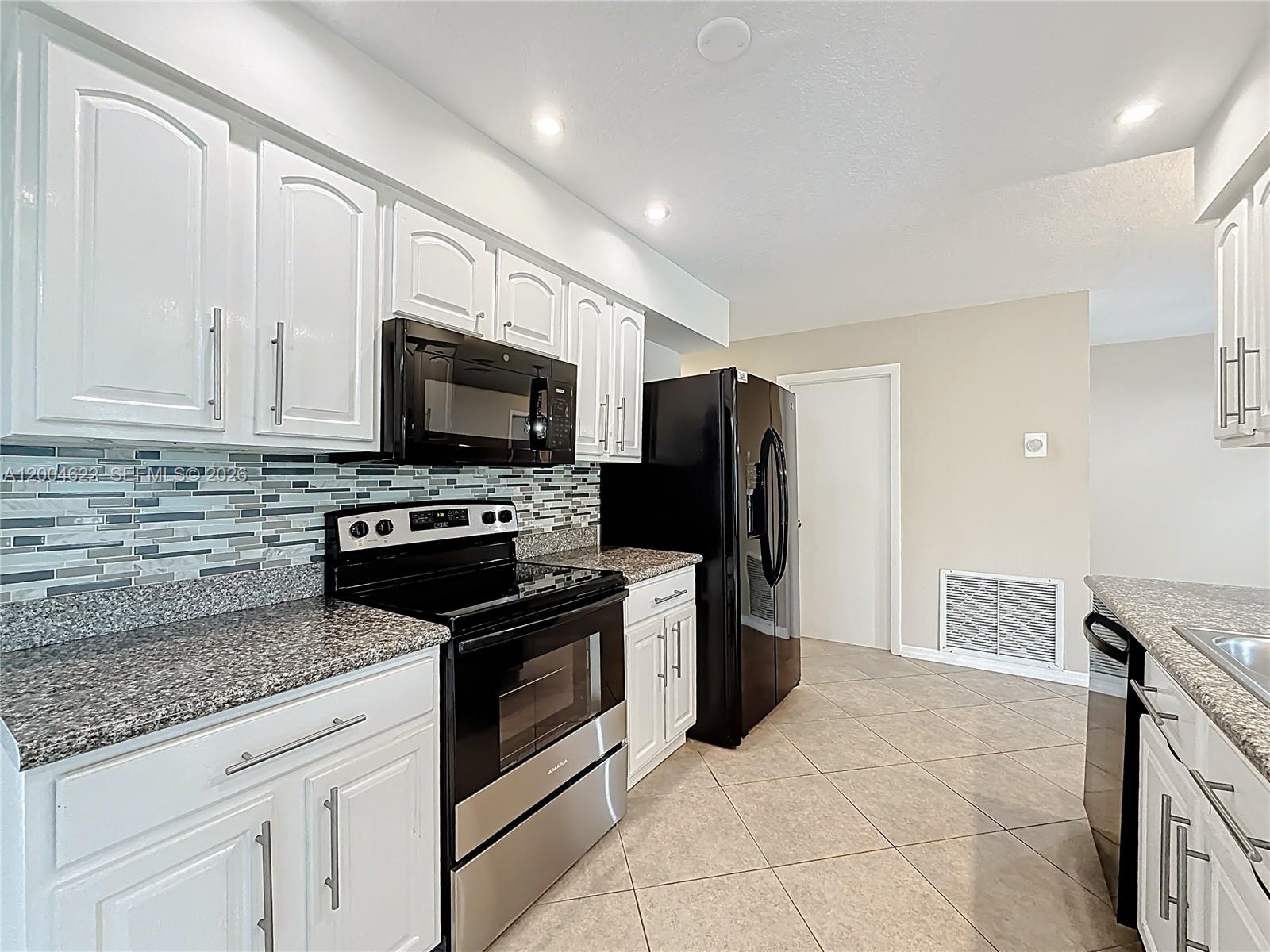 8102 Northwest 96th Terrace Tamarac, FL 33321 - Photo 18 of 51