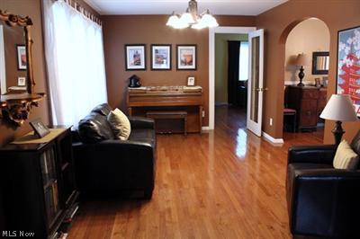 1189 Mayfield Ridge Road Cleveland, OH 44124 - Photo 5 of 25