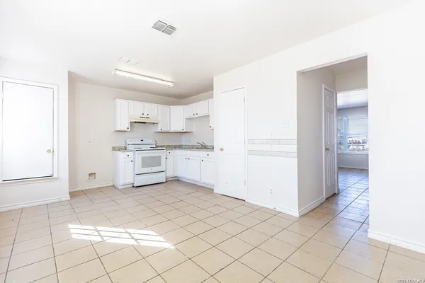 $1,100 | 114 Garner Street, San Antonio, TX 78237