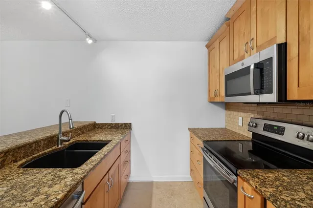 a view of empty room with window