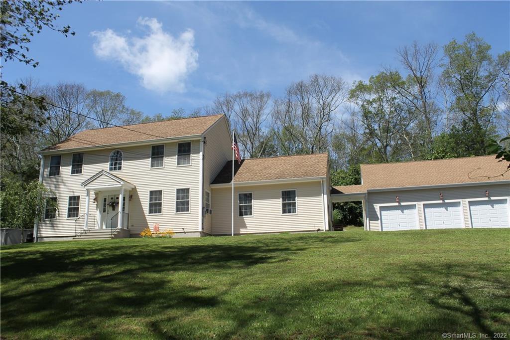 a view of a yard in front of house