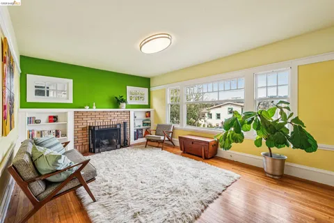 $695,000 | 1066 Bayview Avenue, Oakland, CA 94610